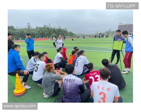 重庆足球队意识对比深度解析与战术演变探讨 重庆足球队意识对比深度解析与战术演变探讨