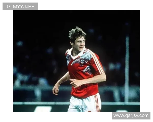 足球场上的传奇人物与他们的辉煌成就解析 足球场上的传奇人物与他们的辉煌成就解析