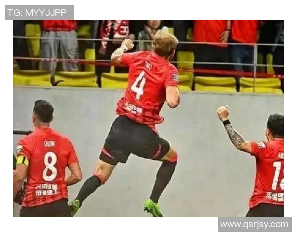 足球明星腿部受伤瞬间视频曝光引发球迷热议与担忧 足球明星腿部受伤瞬间视频曝光引发球迷热议与担忧